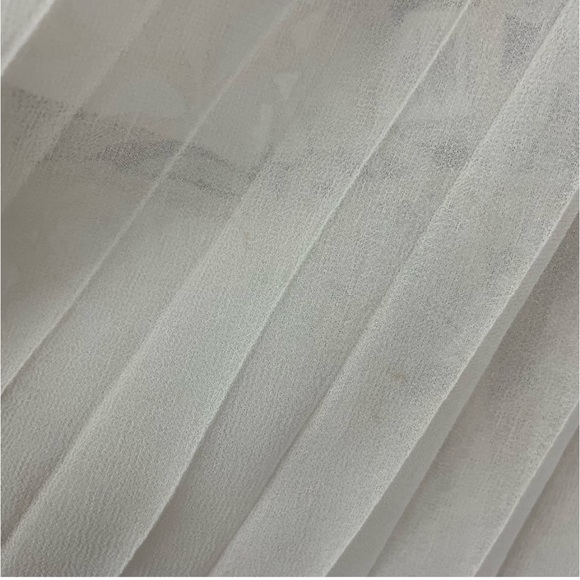 Ryu Cream Lace w/ Black Trim Long Sleeve Pleated Back Blouse - Picture 8 of 8